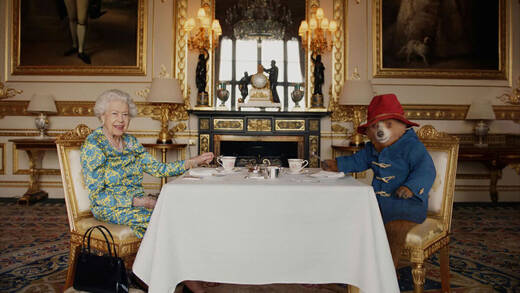 Paddington und Queen Elizabeth II.