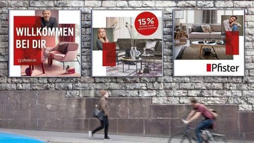 Erkennungszeichen der Marke ist das rote Rechteck. Es findet sich auch in der neuen Imagekampagne auf allen Werbemitteln.