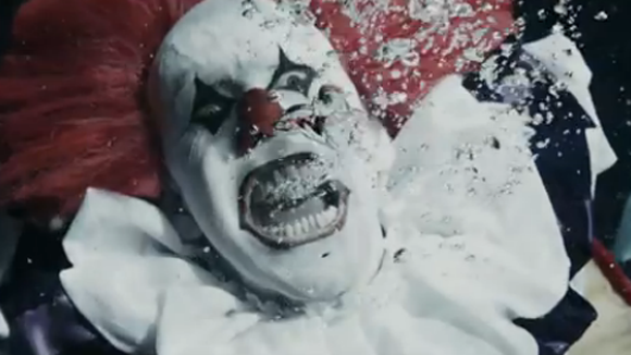 Horrorspot: Auch dieser Clown geht drauf. Horrorspot: Auch dieser Clown geht drauf.