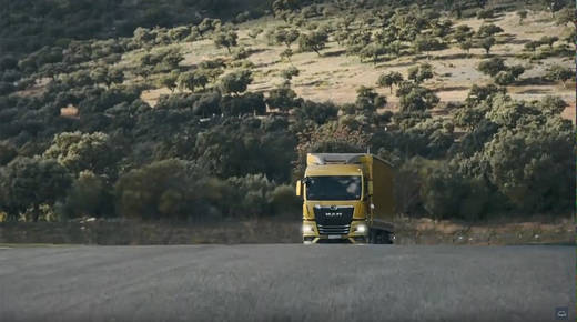 Szene aus dem neuen MAN-Spot von Jung von Matt/Saga.