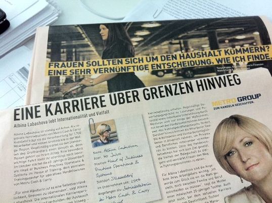 Metro-Anzeigen: zwei internationale Karrierewege.