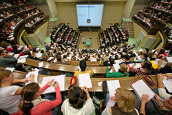 Fesselnde Alma Mater
