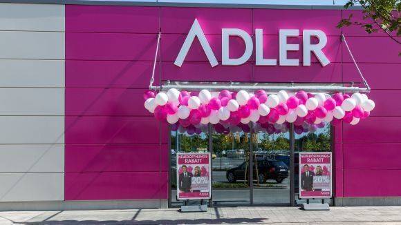 Adler betreibt in Deutschland über 150 Filialen, in Erfurt testet das Unternehmen Innovationen.
