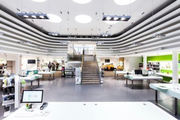 Auch in der Gravis-Filiale kamen Beacons zum Einsatz: Allerdings hatten die Beacons bei FMCG-Produkten eine bessere Wirkung. Auch in der Gravis-Filiale kamen Beacons zum Einsatz: Allerdings hatten die Beacons bei FMCG-Produkten eine bessere Wirkung.
