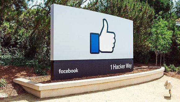 Facebook wehrt sich gegen den Vorwurf, die Sortierung von Nachrichten zu manipulieren.