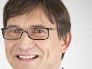 Neuer Finanz- und Controlling-Spezialist Neuer Finanz- und Controlling-Spezialist