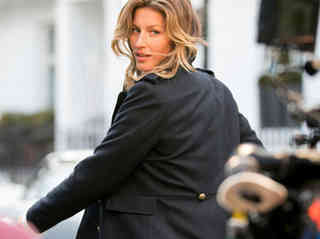Gisele Bündchen feiert Werbe-Comeback bei H&M Gisele Bündchen feiert Werbe-Comeback bei H&M