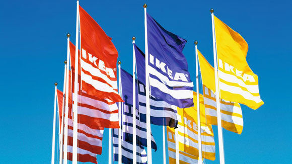 Der Möbelkonzern will 2016 bundesweit acht Abholzentren für Ikea-Waren einrichten, die Kunden online bestellt haben. Der Möbelkonzern will 2016 bundesweit acht Abholzentren für Ikea-Waren einrichten, die Kunden online bestellt haben.