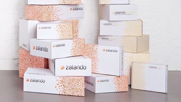 Zalando und die Wettbewerbszentrale streiten über "3 Artikel verfügbar"-Angaben im Online-Shop, die Warenknappheit suggerieren. Der Verband hat jetzt eine Unterlassungsklage eingereicht. Zalando und die Wettbewerbszentrale streiten über "3 Artikel verfügbar"-Angaben im Online-Shop, die Warenknappheit suggerieren. Der Verband hat jetzt eine Unterlassungsklage eingereicht.