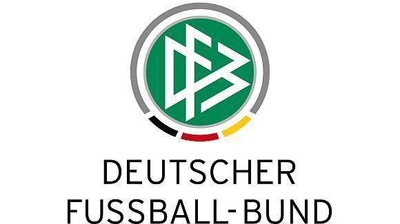 Der DFB versucht nach der Steuerrazzia Ruhe zu bewahren. Präsident Wolfgang Niersbach schweigt momentan lieber - und tritt bisher nicht zurück. Der DFB versucht nach der Steuerrazzia Ruhe zu bewahren. Präsident Wolfgang Niersbach schweigt momentan lieber - und tritt bisher nicht zurück.