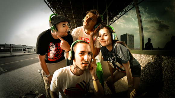 Mary McDermot (rechts), Max Mayer (vorn), Andreas Irnstorfer (links), Jan Linnartz (hinten): HFF-Team für Puma weltweit unterwegs. Mary McDermot (rechts), Max Mayer (vorn), Andreas Irnstorfer (links), Jan Linnartz (hinten): HFF-Team für Puma weltweit unterwegs.