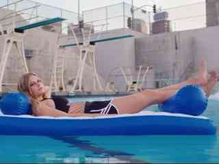 Topmodel Anna Ewers sportelt erneut für Zalando Topmodel Anna Ewers sportelt erneut für Zalando