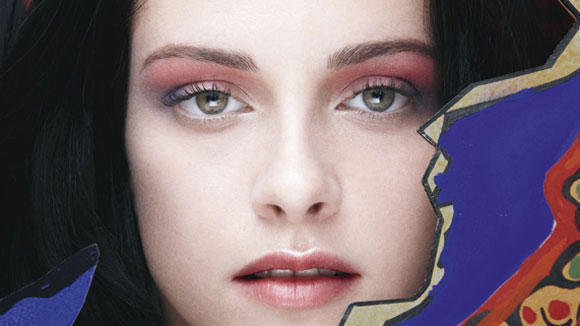 Titel der Broschüre (Ausschnitt) für "Florabotanica" von Balenciaga mit Kristen Stewart. Titel der Broschüre (Ausschnitt) für "Florabotanica" von Balenciaga mit Kristen Stewart.