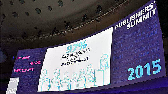 Die Bilanz für 2015 fällt beim VDZ Publishers' Summit gemischt aus. Und Adblocker, Printkrise, digitaler Umbruch sind Themen, die die Medienbranche 2016 beschäftigen werden.