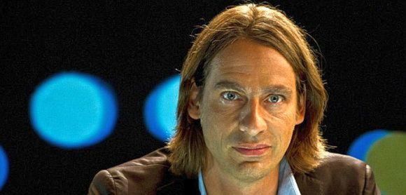 Richard David Precht, der neuerdings im ZDF talkt, hebt auf der Grossotagung die Bedeutung der Printmedien hervor - und sorgt sich um die "Pöbelkultur" im Social Web. Richard David Precht, der neuerdings im ZDF talkt, hebt auf der Grossotagung die Bedeutung der Printmedien hervor - und sorgt sich um die "Pöbelkultur" im Social Web.