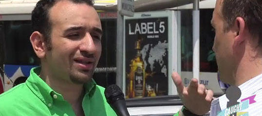Marken sollten sich Greenwashing und Konsumententäuschung gut überlegen: "Guys like me can tweet about it." Amr Salama, Filmemacher, Blogger und Aktivist aus Ägypten.