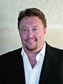 Dirk von Burgsdorff: Der Gesellschafter von Explido tourte um die Welt um geeignete Partner zu finden.