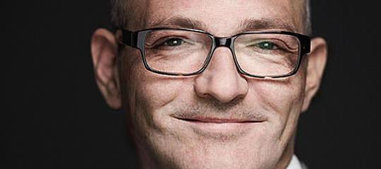 Christoph Kappes ist Digital-Manager der ersten Stunde. In den 90er Jahren gründete er die Multimedia-Agentur Xplain, die später in Pixelpark Hamburg aufging. Dort war Kappes Geschäftsführer. Heute arbeitet er als Unternehmensberater und Publizist. 