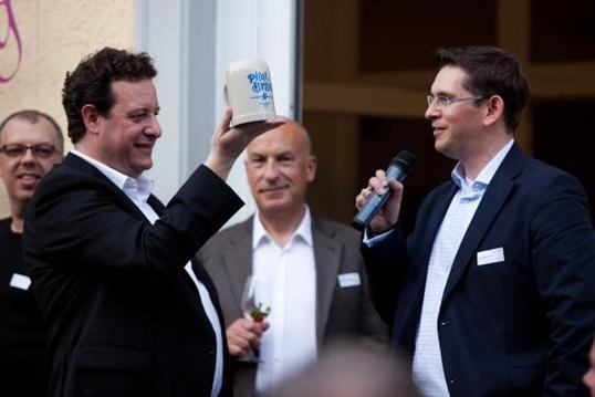 Die Geschäftsführer Oliver Roth (l.) und Jens Merheim (r.) begrüßten die Gäste gemeinsam.