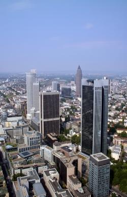 Viele Verbraucher ärgern sich über unerwünschte Haushaltswerbung von Banken und Versicherungen.