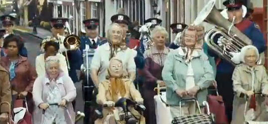 "Britain loves Grannies" - England liebt Omas, hat T-Mobile herausgefunden.