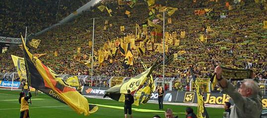 Festung Dortmund: Der Signal-Iduna-Park gehört zu den stimmungsvollsten Stadien der Welt. 