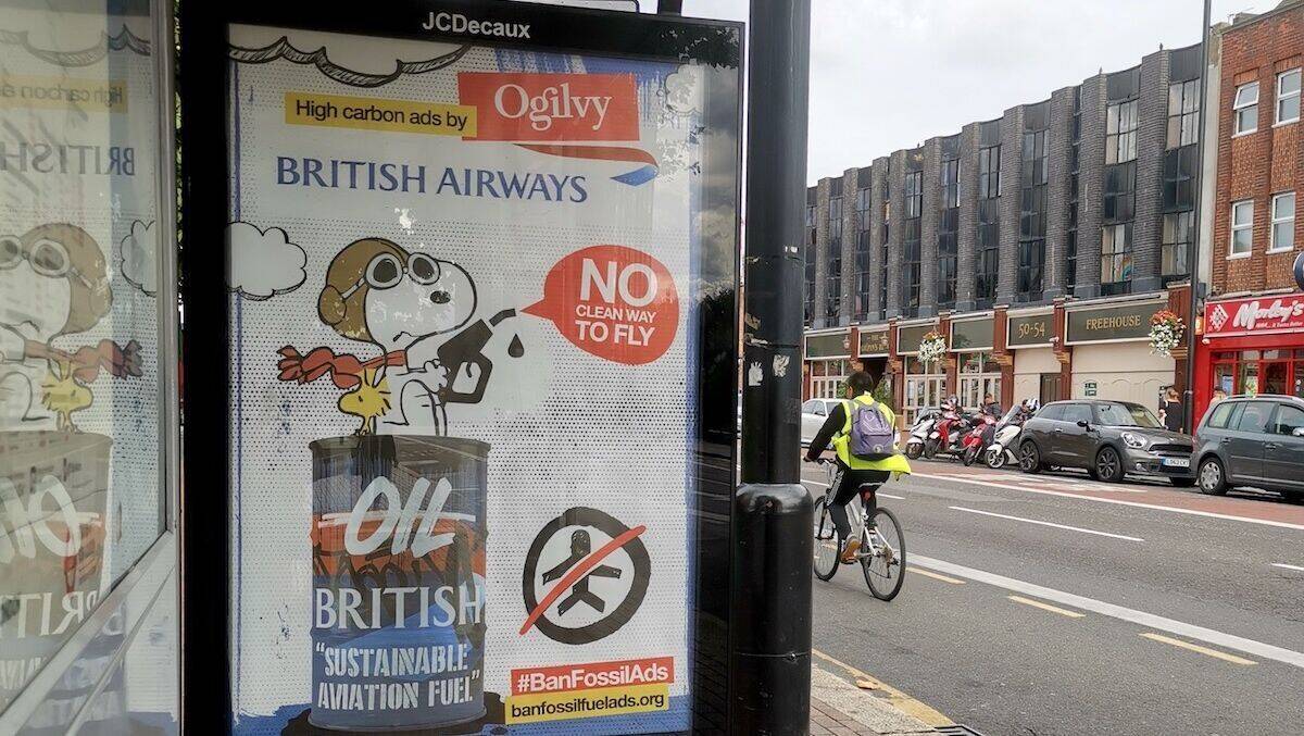 Brandalism schießt gegen British Airways und Ogilvy.