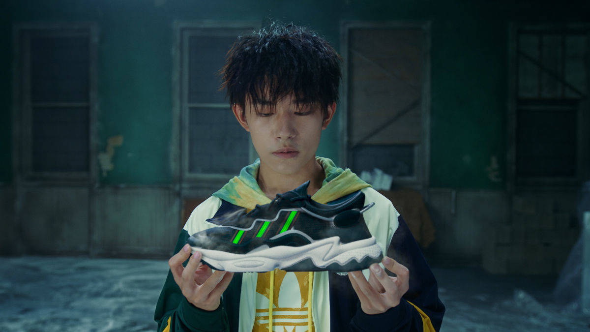 Adidas wirbt mit asiatischen Superstars W V