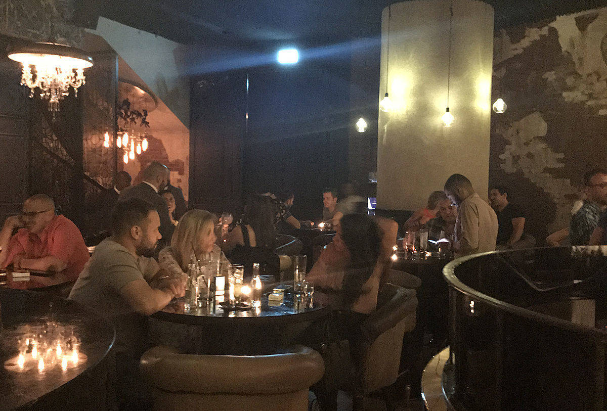 Bar in Dubai