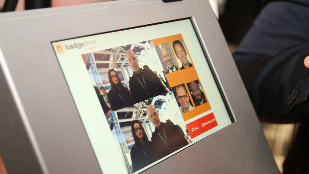 Am Touchscreen können Besucher ihr erkanntes Gesichtsprofil bestätigen.
