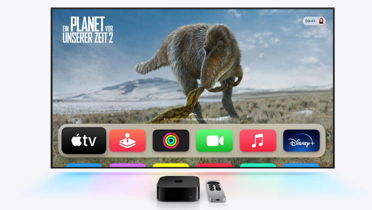 Apples kleine TV-Box unter dem Fernseher.