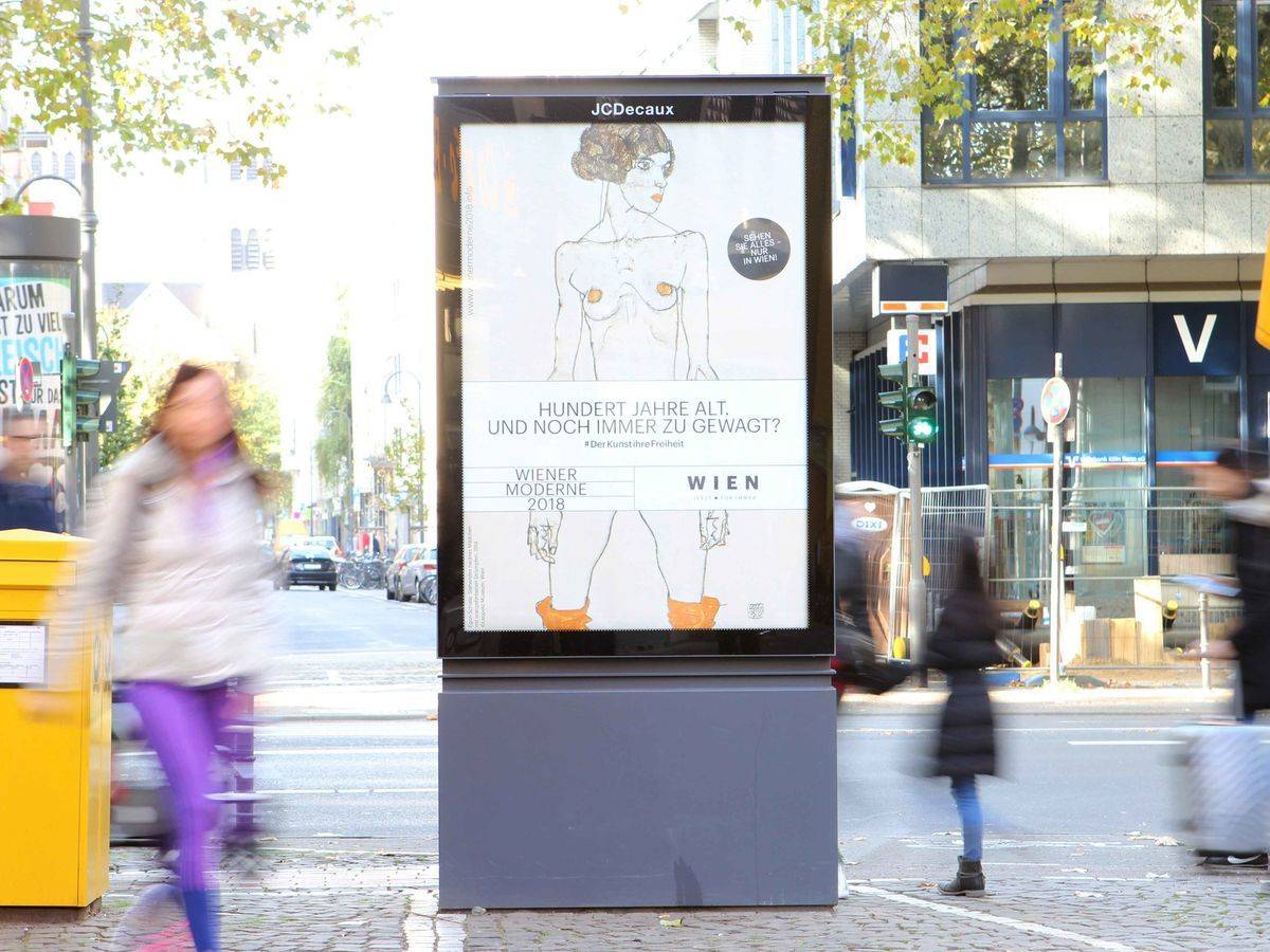 Citylight mit Schiele-Sujet am Hohenzollernring (Ehrenstraße) in Köln,
