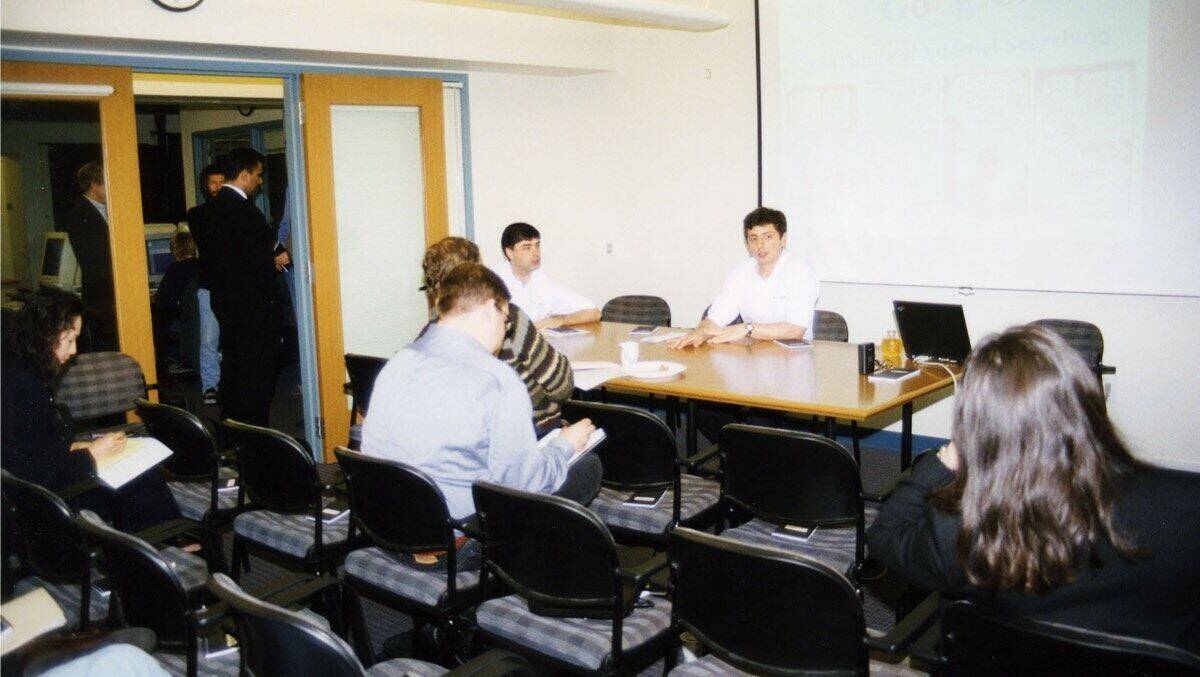 Bei seiner ersten Pressekonferenz suchte man interessierte Journalisten fast vergeblich...