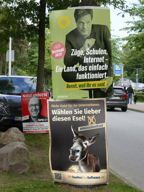 Werbung getarnt als Wahlplakat.