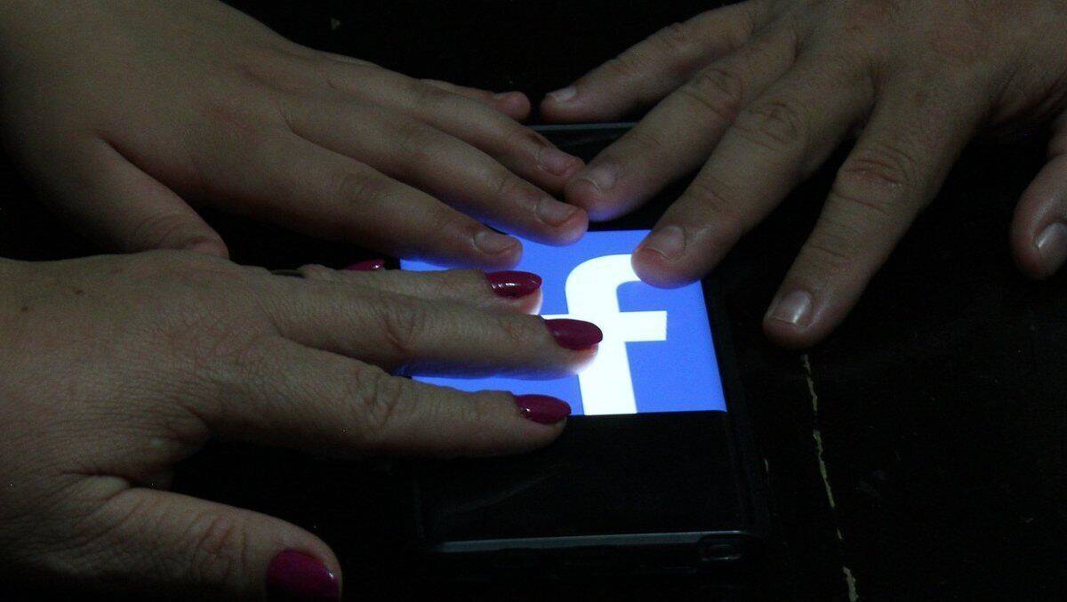 Facebook legt Hand an seine neue Smartwatch.
