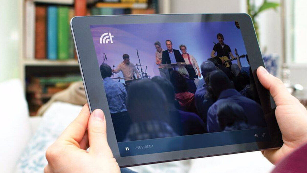 Auf dem Tablet serviert: Der Gottesdienst von nebenan.