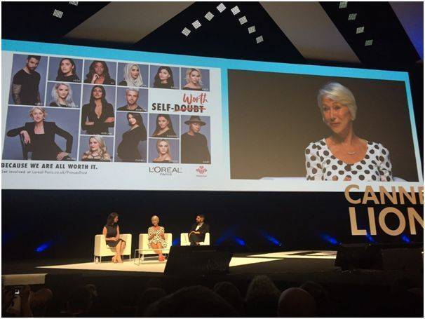 Dame Helen Mirren auf der Bühne in Cannes.