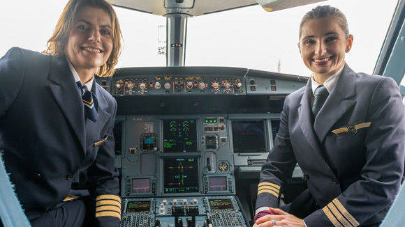 Zwei Pilotinnen der Lufthansa.