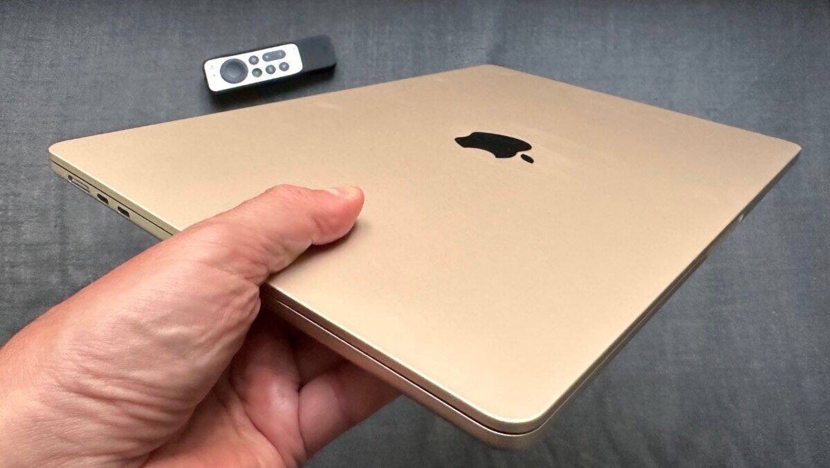 Nur 1,15 cm hoch: das neue MacBook Air 2023.