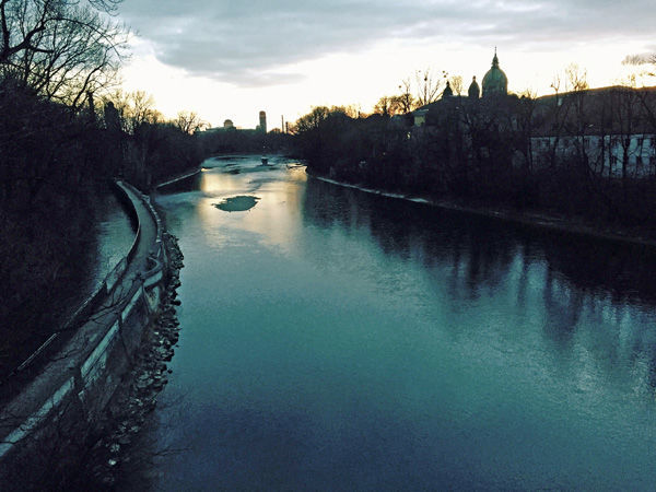 Abenddämmerung an der Isar.