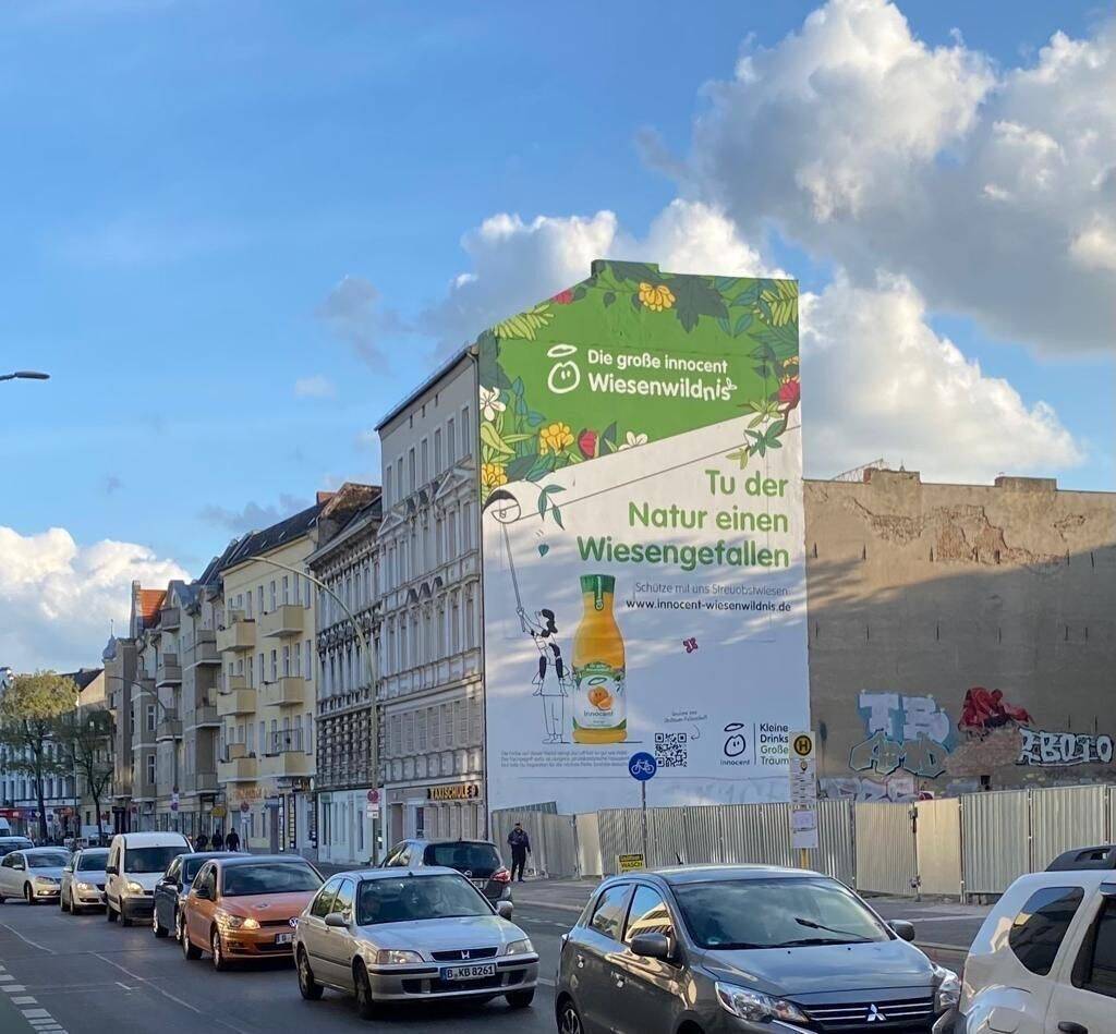 Dieses Mural wurde nahe dem S-Bahnhof Berlin-Neukölln angebracht.