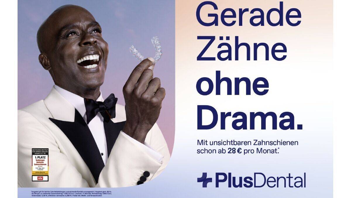 OOH-Motiv der aktuellen PlusDental-Kampagne mit Bruce Darnell.