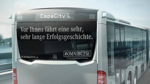 Auch auf Bussen ist die aktuelle Jubiläumskampagne zu sehen.