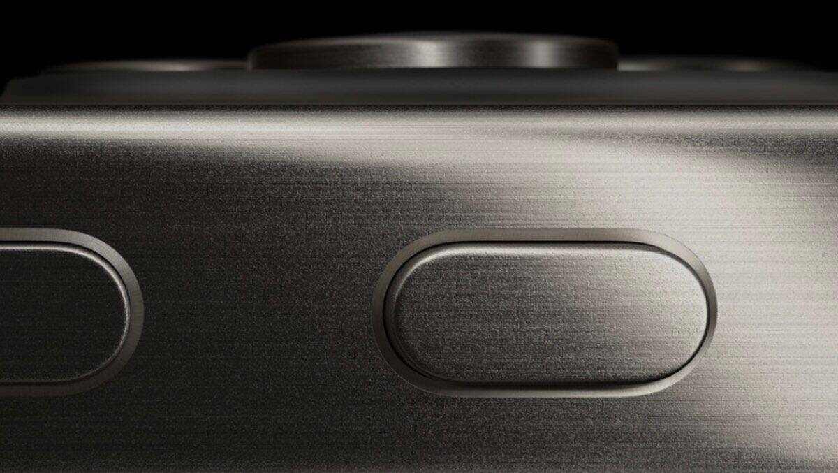 Nahaufnahme: Das iPhone 15 Pro Max mit Titan-Legierung.
