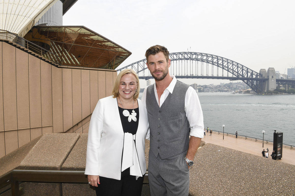 Tourismus-Botschafter von Australien, Chris Hemsworth, mit Managing Director Phillipa Harrison.