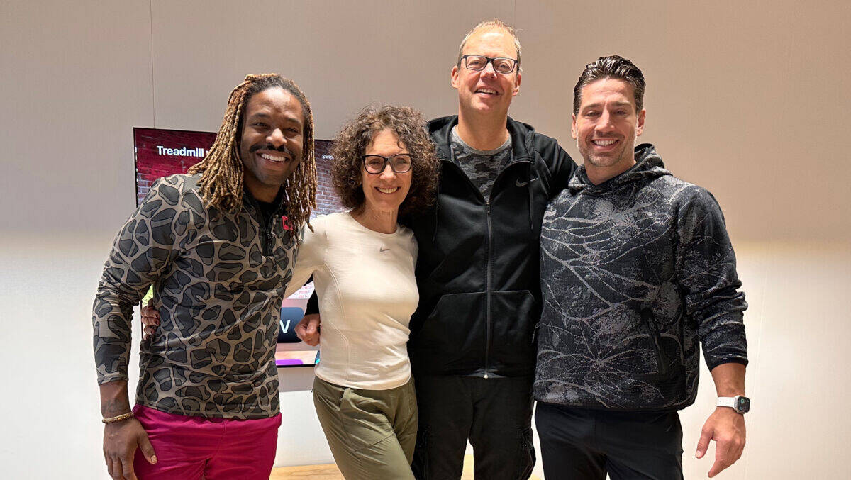 W&V-Autor Gronau (2.v.r.) traf die Coaches Bakari Williams, Molly Fox und Kyle Ardill (v.l.n.r.) in Berlin zum Fitnesstalk.