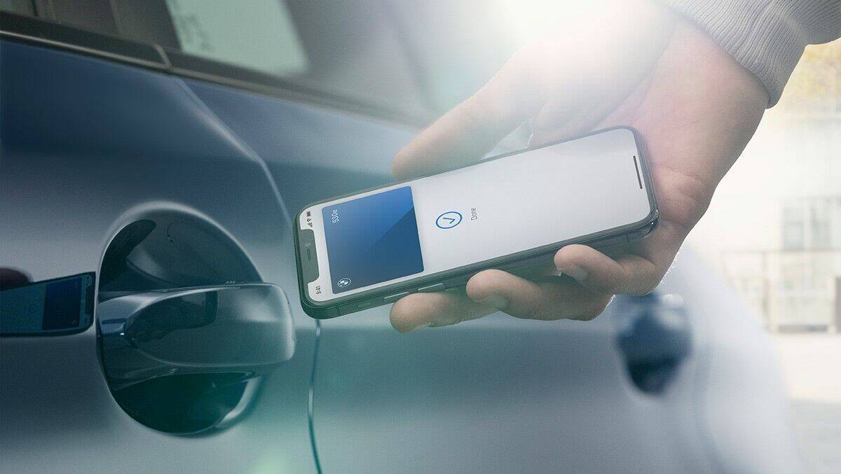 Schlüsselerlebnis: Fast alle Autos von BMW lassen sich künftig mit dem iPhone öffnen und starten.