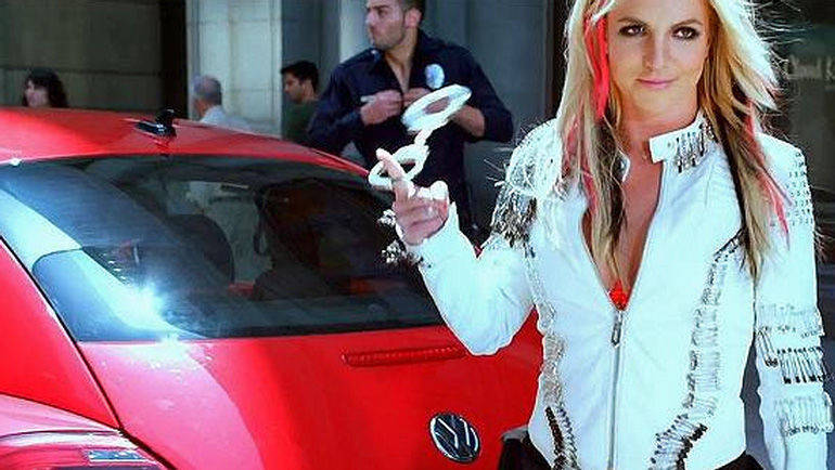 Der VW Beetle spielte 2013 fast eine Minute lang eine Rolle im Musikclip von Britney Spears.