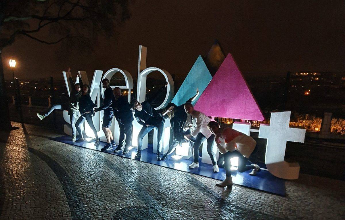 Nächtliches Abschlussfoto der WebSummit-Truppe