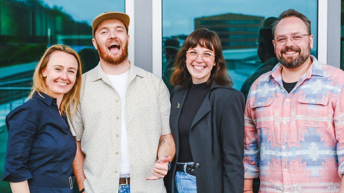 Eines der Media-Teams: Maximilian Zorg und Victoria Wißmann in der Mitte. eingerahmt von Susanne Grundmann und Moritz Weischer.